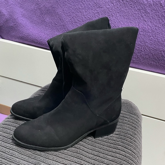 Black boots - Picture 1 of 5